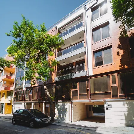 Апартаменты Andreya's Sea Apartment-beach, Sea Garden ,old Town, Free Parking, Free Evcharging Station Варна